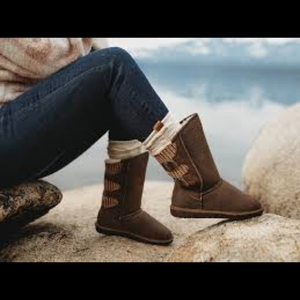 NWT Bearpaw Black Boots Sz 6
